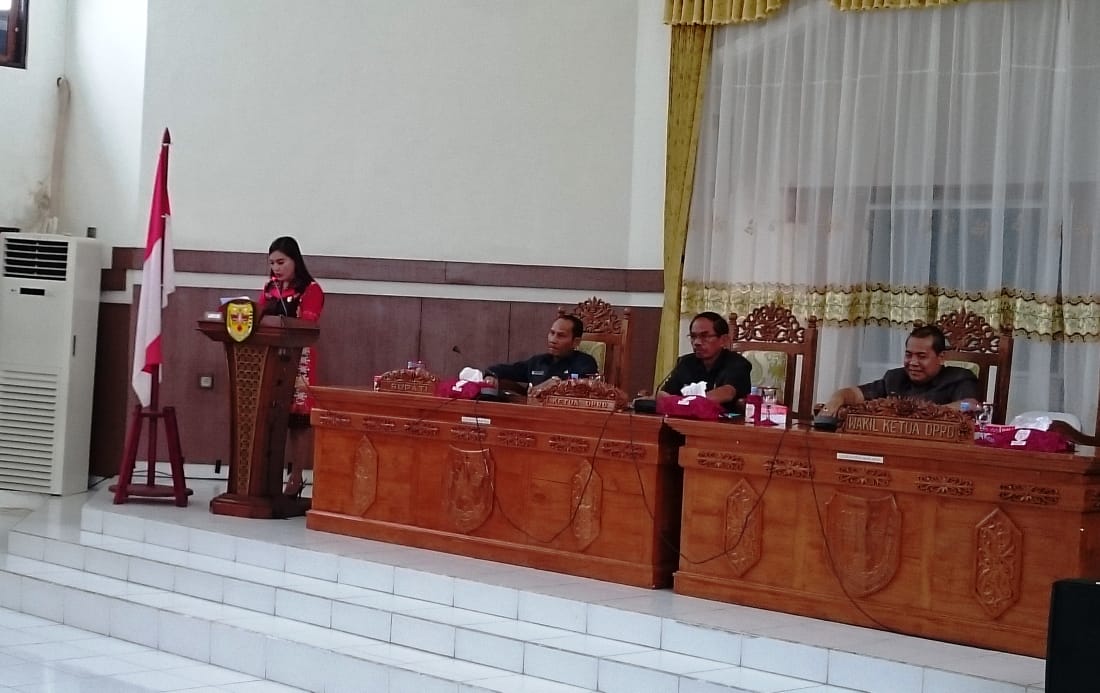 Seluruh Fraksi DPRD Menyetujui Raperda APBD – 2018