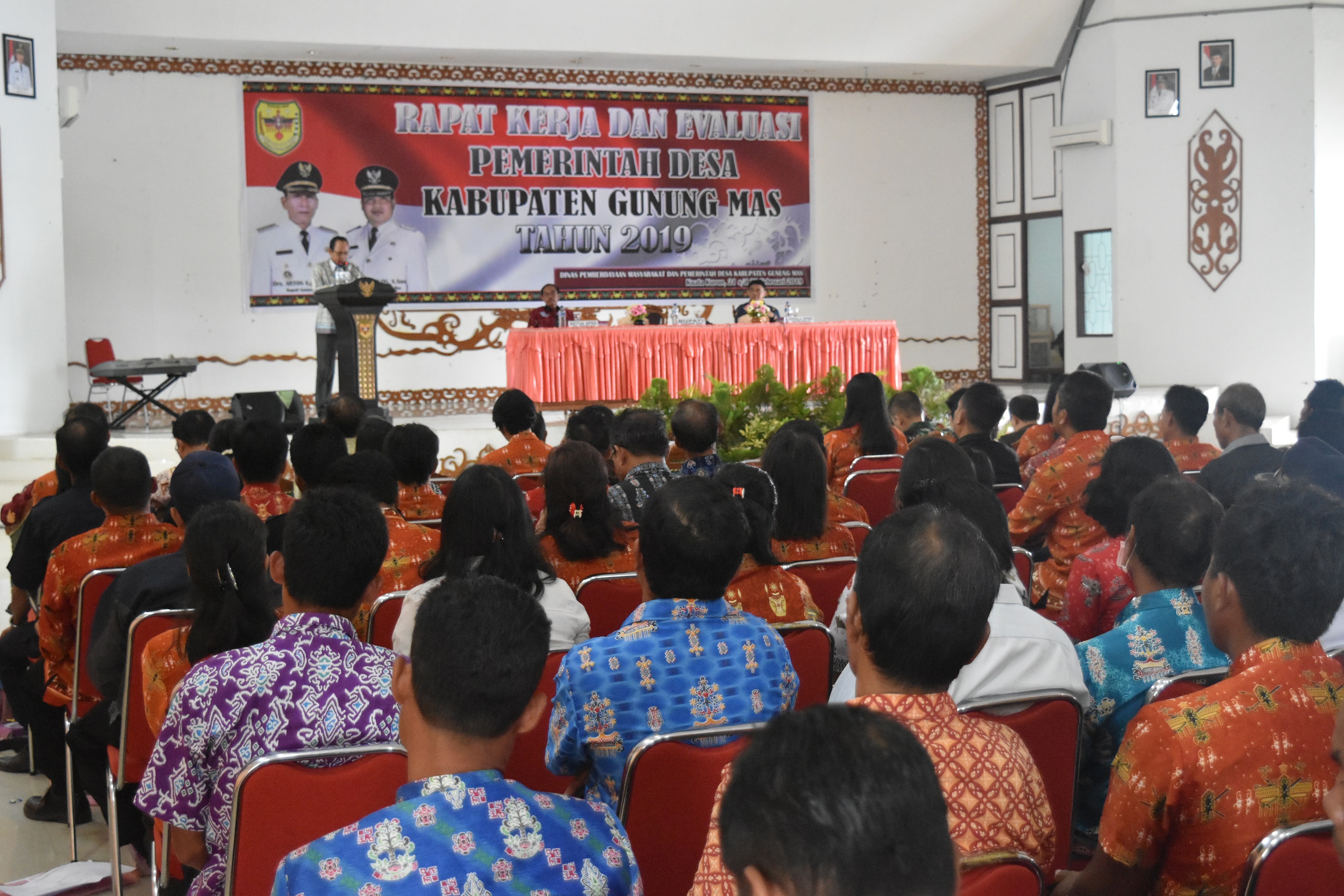 Rapat Kerja dan Evaluasi meningkatkan kapasitas profesionalisme  Perangkat Desa