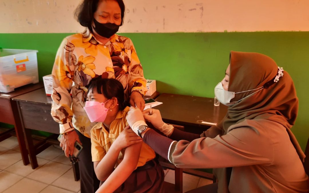Murid SDN 3 Tampang  Tumbang Anjir Ikut Vaksinasi