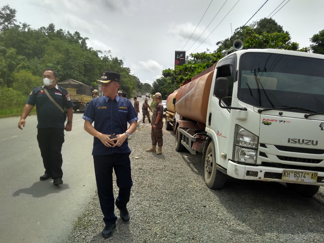 Mobil PBS yang Melintas Stop Selama Perbaikan Jalan