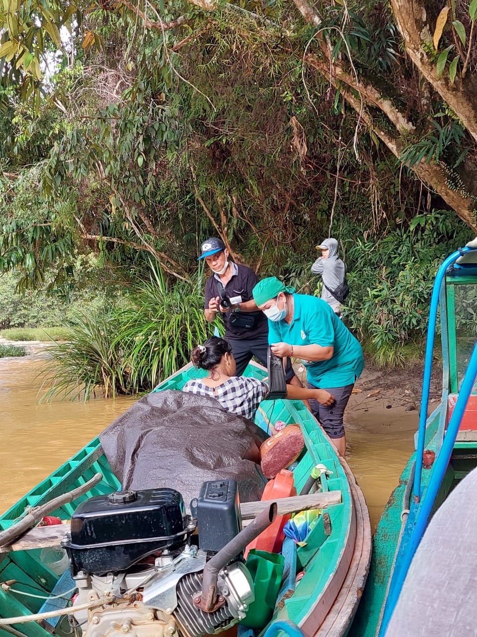 Vaksinasi Covid-19, Kapolres Gumas: Di Kahut Buka Layanan Vaksin Diatas Perahu