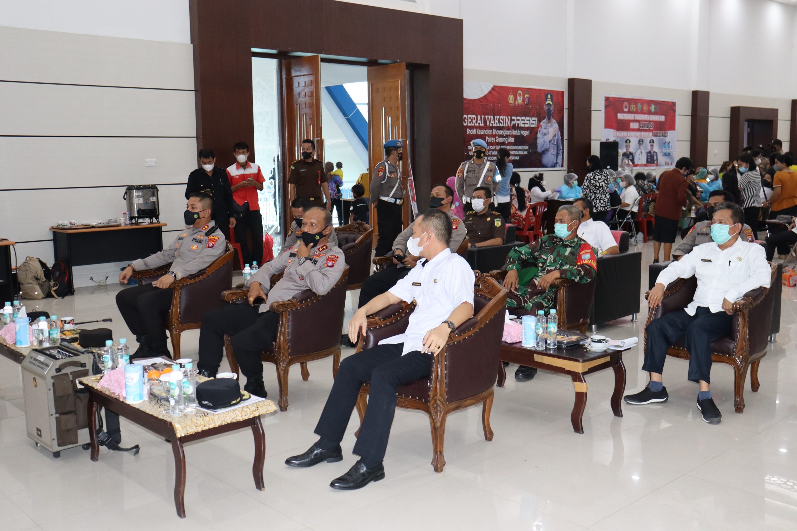 Dipantau Langsung Oleh Kapolri, Bupati Gunung Mas&nbsp; Hadiri Zoom Meeting Pelaksanaan Vaksinasi Serentak Di Gumas&nbsp;