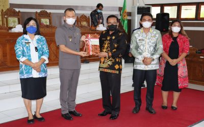 Bupati Gumas sampaikan&nbsp;2 buah&nbsp;raperda&nbsp;tentang Pengakuan dan Perlindungan Masyarakat Hukum Adat