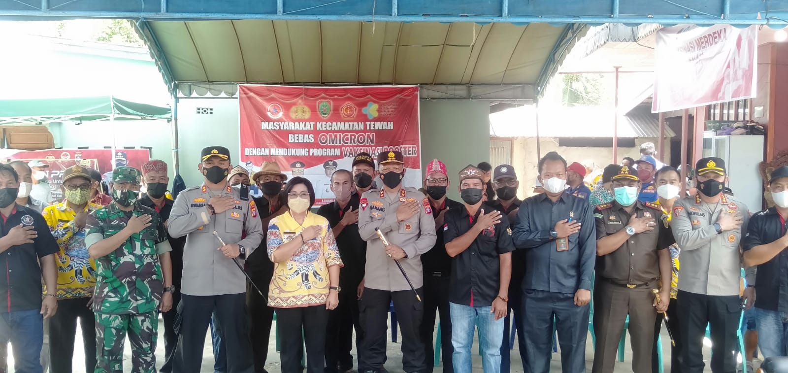 Kapolda Kalteng Tinjau vaksinasi massal di Tewah