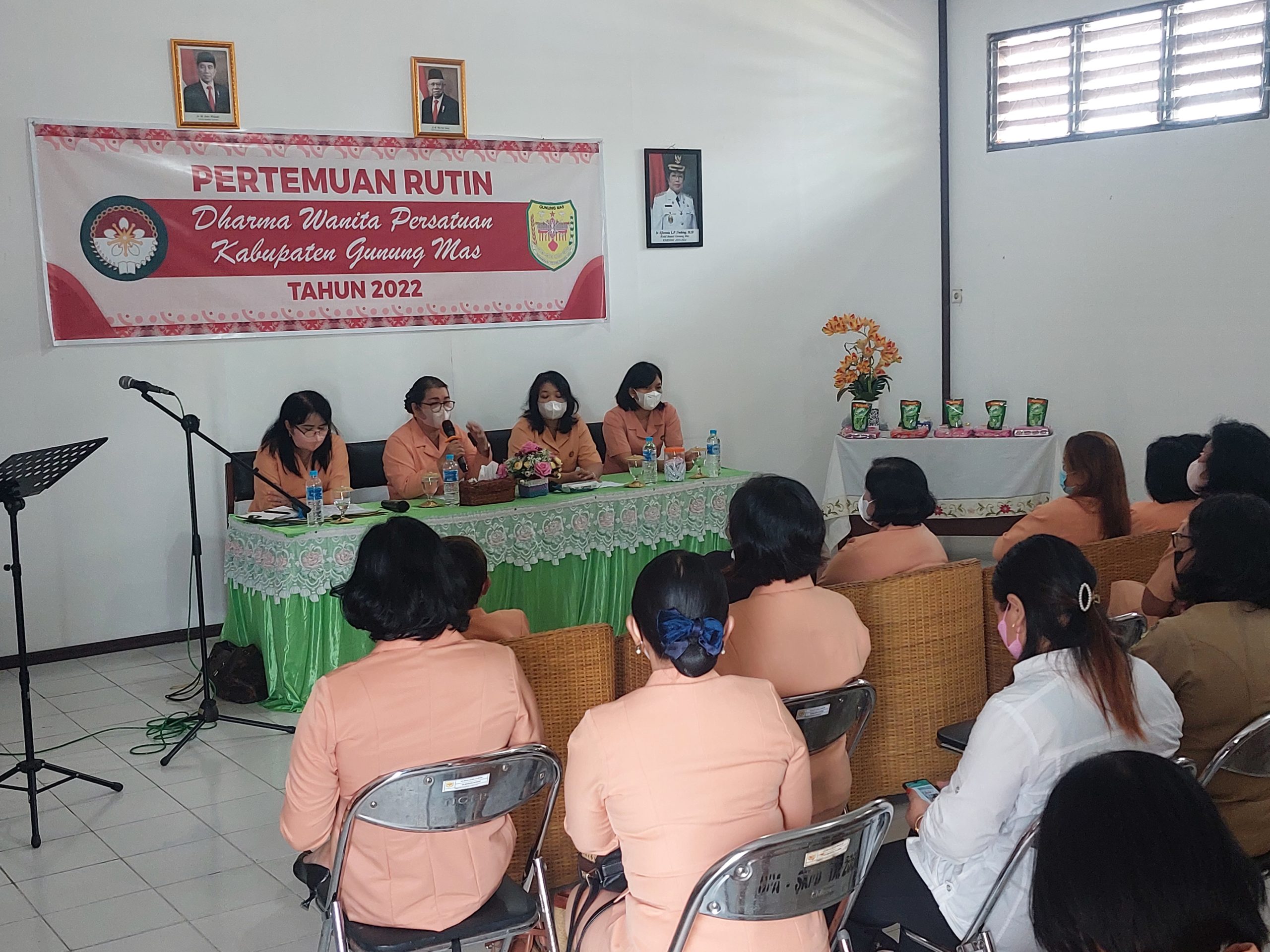 Pertemuan Rutin Para Ibu ibu Anggota Dharma Wanita Persatuan Gumas