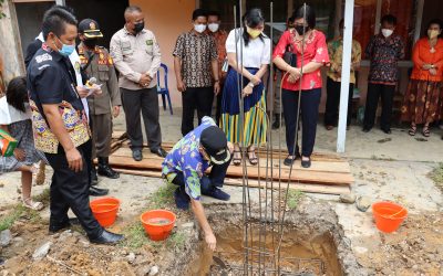 Bupati Letakkan Batu Pertama Pembangunan Ruko Majelis Resort dan Majelis Jemaat GKE Kuala Kurun