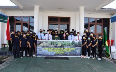 Wakil Bupati Gumas melepas kontingen festival budaya isen mulang tahun 2022