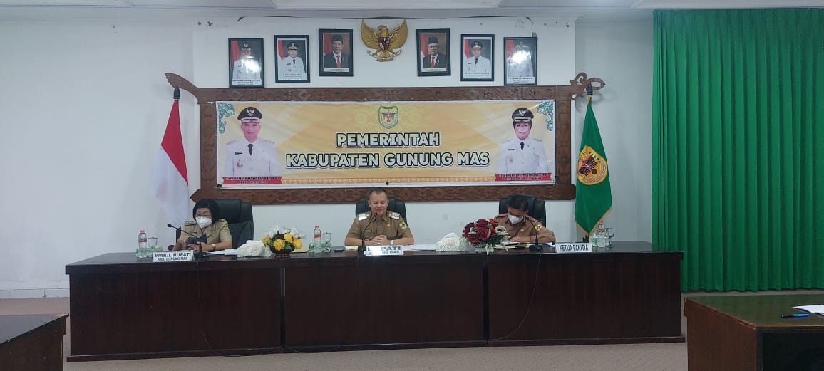 Pecahkan Rekor Muri, lima ribu dua puluh spanduk dipasang pada Hut Gumas ke-20