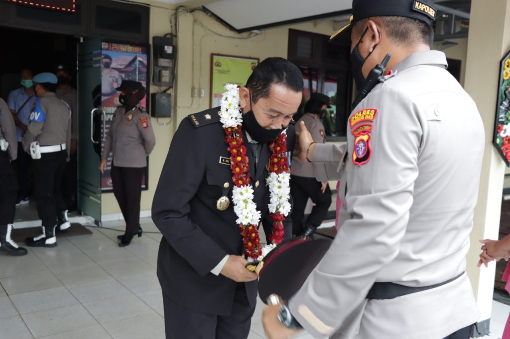 Upacara Wisuda Purna Bhakti Kabag Sdm Polres Gunung Mas Official