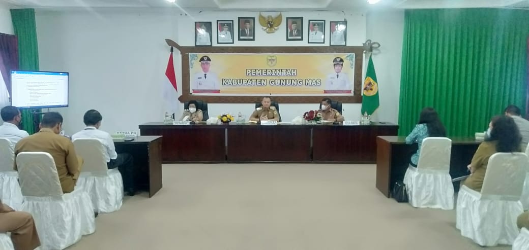 Pecahkan Rekor Muri, lima ribu dua puluh spanduk dipasang pada Hut Gumas ke-20