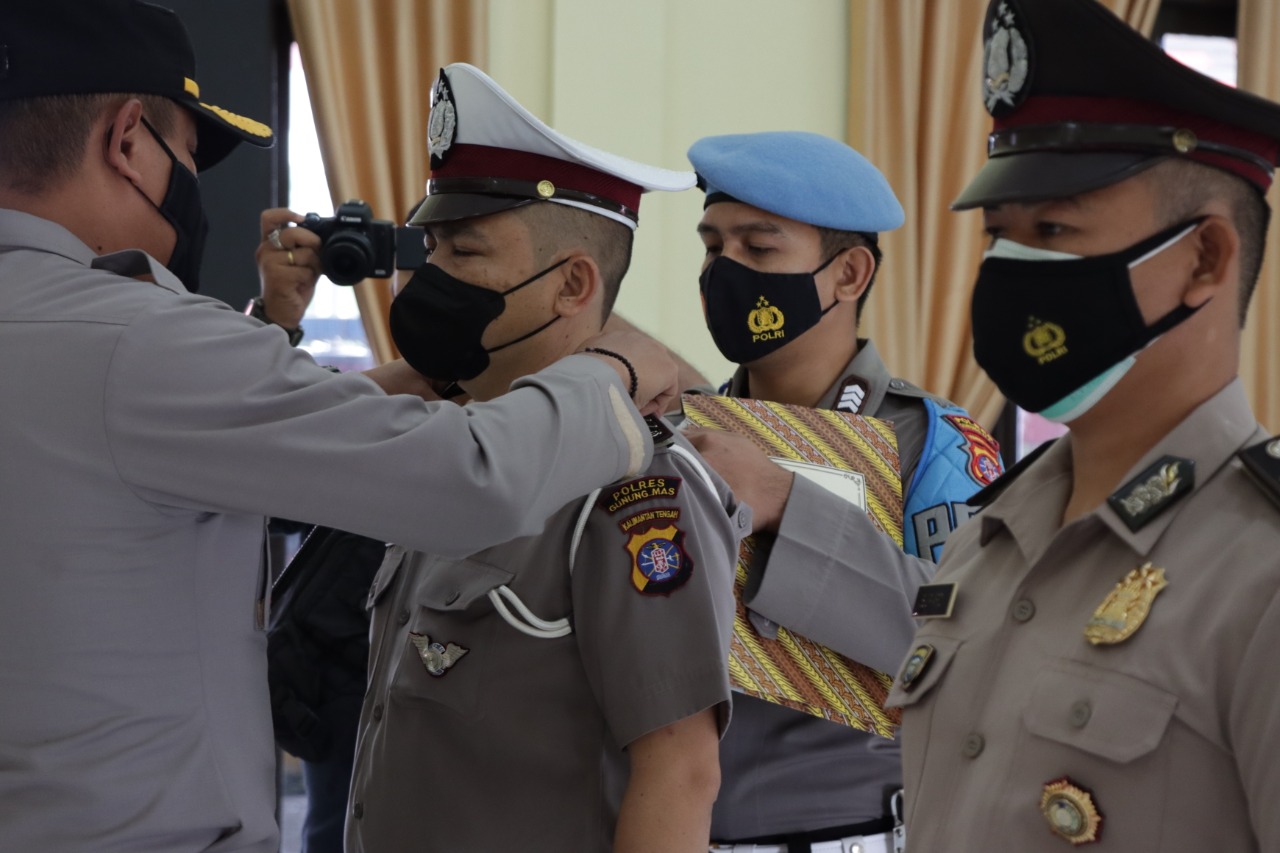 Upacara Korps Raport Kenaikan Pangkat Personel Polres Gumas