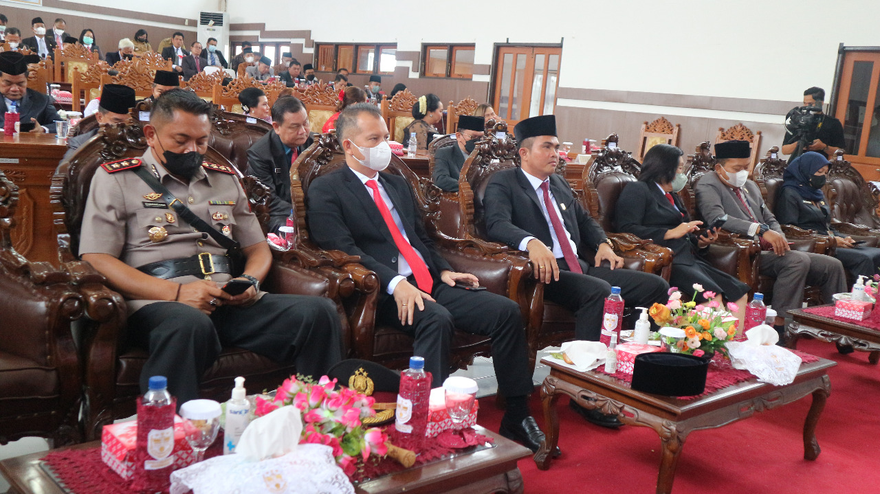 Bupati Bersama FKPD Mendengarkan Pidato Kenegaraan Presiden RI