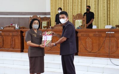 Wabub Serahkan Raperda Perubahan APBD TA 2022