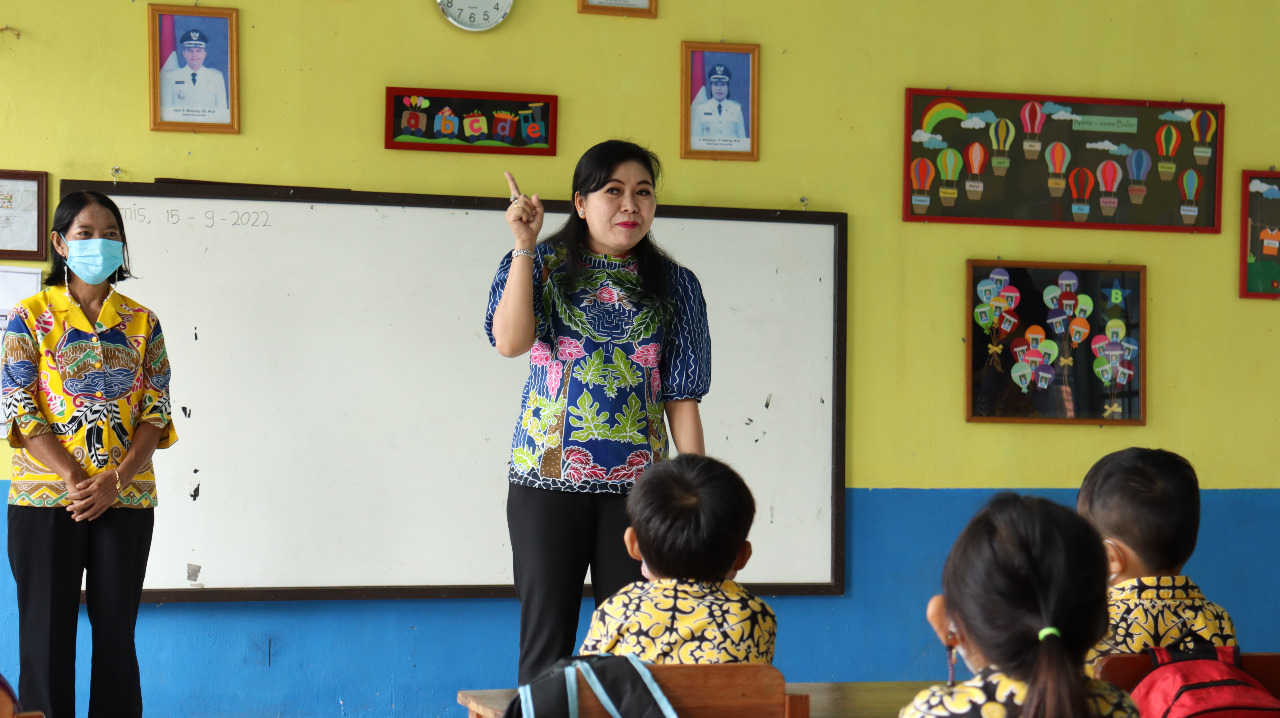Bunda Literasi Kabupaten Gunung Mas Story Telling Di TK. Negeri Pembina Kuala Kurun