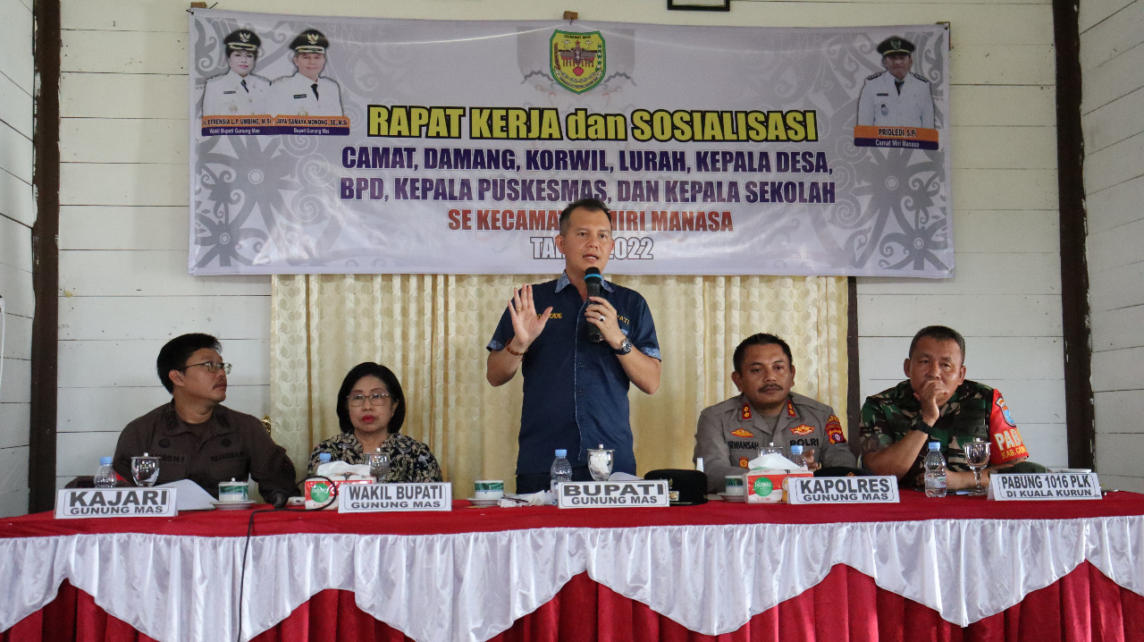 Bupati Dan Forkopimda Sosialisasikan Pergub No 4 Tahun 2021 Di Tumbang Napoi