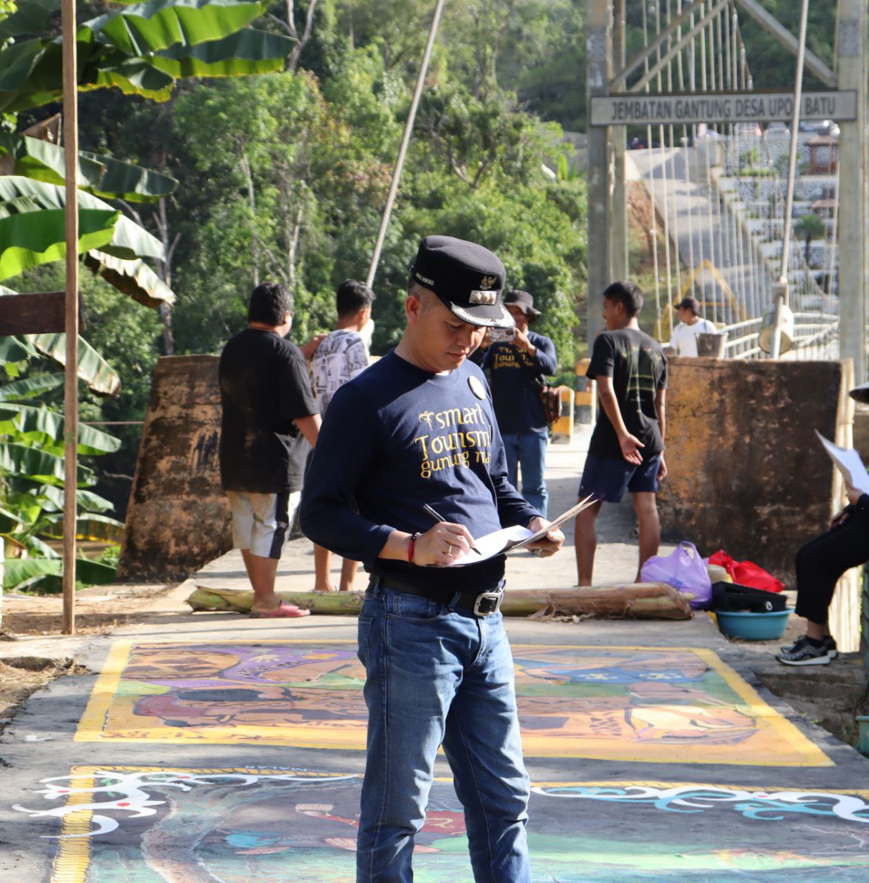 Sukseskan Smart Tourism Dengan Lomba Mural Jalan Di Desa Upon Batu