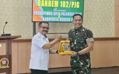 Perkuat Sinergi di Kalteng : Pj. Bupati Gumas Hadiri Acara Kunker Danrem 102/Panju Panjung di Kodim 1016/Plk